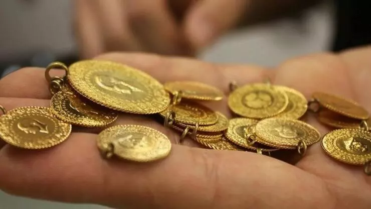 Çeyrek altın 2.180 lira, Cumhuriyet altını 8.810 liradan satılıyor