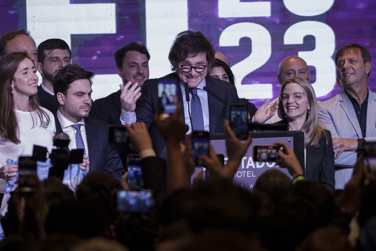 Arjantin'de yeni devlet başkanını ikinci tur seçimleri belirleyecek