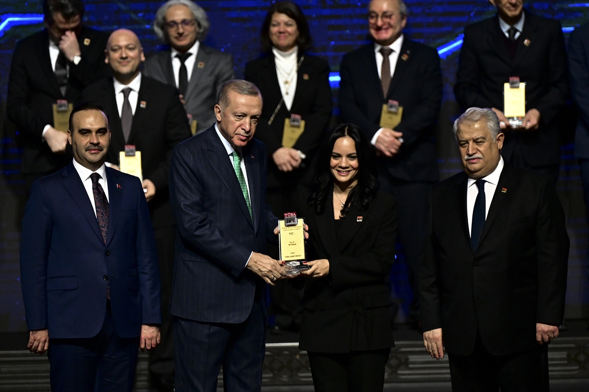 100. Yıl TÜBİTAK ve TÜBA Bilim Ödülleri Töreni gerçekleştirildi
