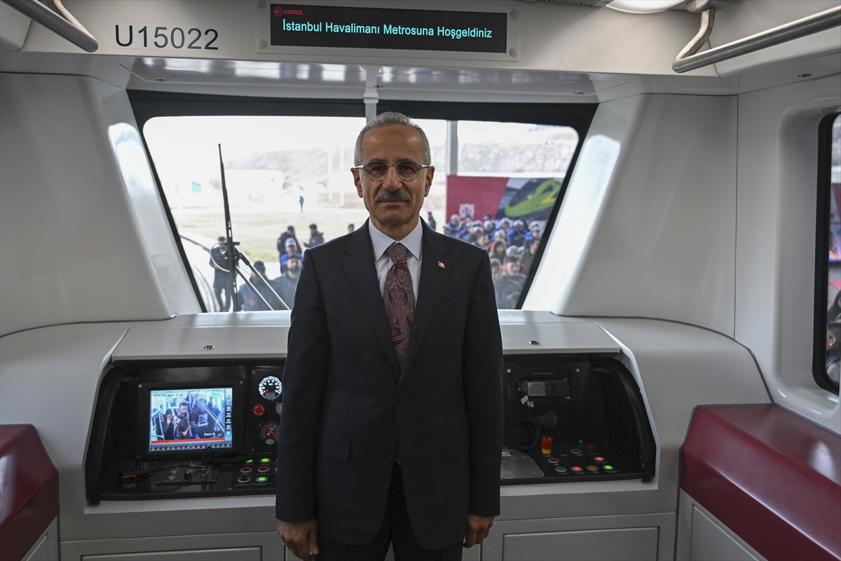 Ulaştırma ve Altyapı Bakanı Abdulkadir Uraloğlu