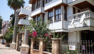 2 bin yıllık sütunların konulduğu apartman sahibinden tepkilere yanıt