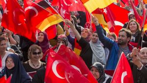 Almanya'daki Türkler 816 milyon euro yolladı