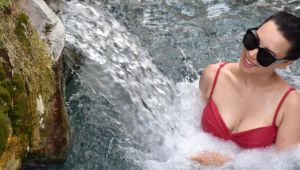 Turistler, Mısır Kraliçesinin Yüzdüğü Tarihi Havuza Akın Ediyor