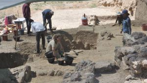 Zincirli Höyük'te Demir ve Tunç çağlarından eserler bulundu
