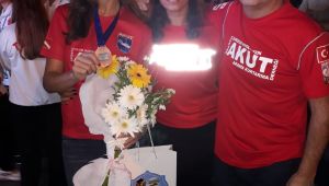 AKUT Spor Kulübü Sporcusu Birgül Erken’den Bronz Madalya
