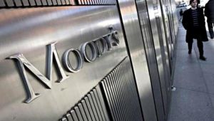 Moody’s İtalya’nın Kredi Notunu Düşürdü