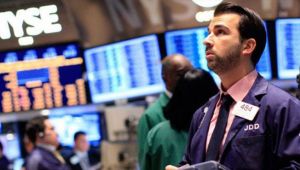 Küresel Piyasalar: Dolar sakin, hisseler ABD-Çin ticaret gerginliği ile karışık