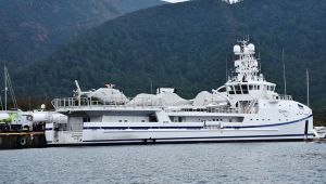 Lüks yatlara 12 tankerlik yakıt ikmali