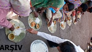 Dağıtılan pilavı yiyen 11 kişi öldü