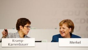 Son dakika... Almanya'da iktidarın büyük ortağı CDU, Merkel’in yerine yeni liderini seçiyor