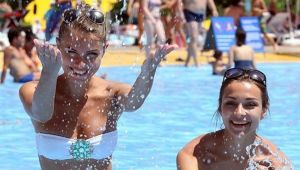 Türkiye'den vazgeçmiyor Ukraynalı turist 