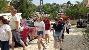 Yabancı turist hedefi 50 milyona tırmandı