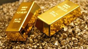 Altın “ticaret belirsizliği” ile 3 haftanın ilk haftalık kaybına yöneldi