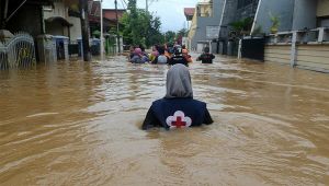 Endonezya'da sel: 42 ölü