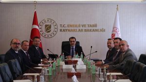 Bakan Dönmez, Altın Madencileri Derneği Başkanı Yücel'i kabul etti