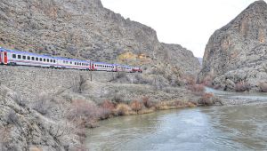 Bakan Turhan'dan Doğu Ekspresi açıklaması