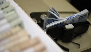 Bankacılık sektörünün kredi hacmi geriledi