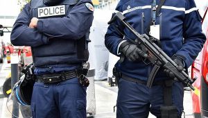 Fransa'da Müslüman ve Yahudilere yönelik terör saldırısı önlendi