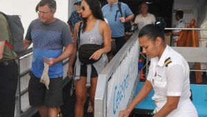 Kuşadası'na 4 kruvaziyer demir attı