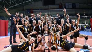 VakıfBank Genç Takımı üst üste üçüncü kez Türkiye Şampiyonu