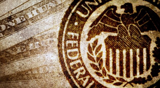 Fed yarı yıllık raporunda faiz indirimine açık olduğunu yineledi