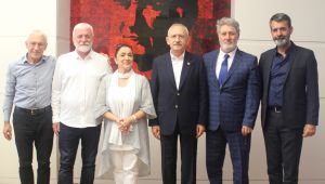 Sanatçılardan Kılıçdaroğlu’na ziyaret