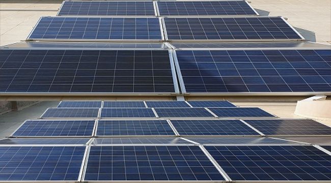 Elektrik Mmühendisleri Odası Mersin Şubesi' nin çatısına kurulan güneş enerjisi santrali, 21 Aralık 2019' da törenle açıldı. 