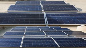 Elektrik Mmühendisleri Odası Mersin Şubesi' nin çatısına kurulan güneş enerjisi santrali, 21 Aralık 2019' da törenle açıldı. 