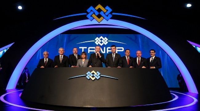 GÜNEY GAZ KORİDORU’NUN EN ÖNEMLİ HALKASI İÇİN SINIRDA ULUSLARARASI TÖREN TANAP AVRUPA BAĞLANTISI TAMAMLANDI
