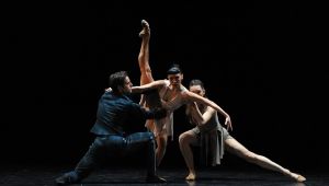 ‘’DANS ÜÇGENİ’’ İLE BAŞLIYOR