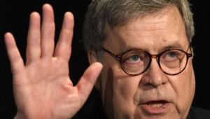 Adalet Bakanlığı’nın Roger Stone Kararı ABD'yi Karıştırdı