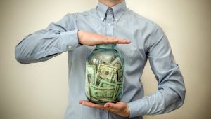 Abu Dhabi varlık fonu, tüm dünyada hisse senedi alımları için hazırlık yaptığını belirtti