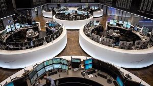 Avrupa borsaları AMB'nin varlık alımlarını genişletmesinin ardından günü düşüşle kapattı