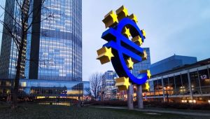 ECB beklenti anketi gelecek iki sene için GSYH toparlanma öngörüsünü yükseltti