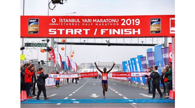 VODAFONE’DAN YARI MARATONAÇEVRE DESTEĞİ