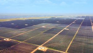 2.2 GW kapasitesiyle dünyanın en büyük ‘güneş tarlası’ üretime başladı