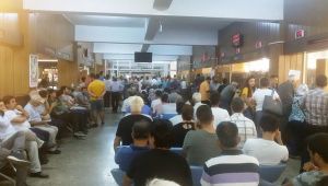 Vergi dairelerinde koronaya rağmen uzun kuyruklar oluştu