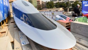 Çin saatte 620 kilometre hız yapabilen