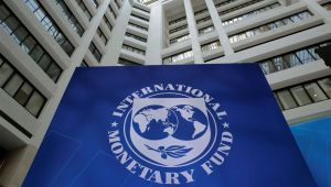 IMF, küresel ekonomik büyüme tahminini yükseltti