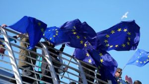 Euro Bölgesi büyüme öngörüsü düşürüldü