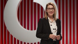 VODAFONE’DAN YENİ TELEFON ALANLARA 12 AY GEÇERLİ “EKRANIM GÜVENDE” PAKETİ HEDİYE