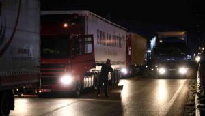 100 Türk tırı Ukrayna'da kaldı