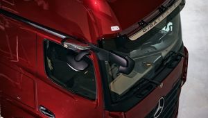 MirrorCam geliştirilen özellikleriyle Mercedes-Benz kamyonlarında sunulmaya başlandı