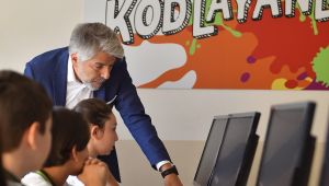 VODAFONE, ELEKTRONİK ATIKLARI BURSALI ÇOCUKLAR İÇİN KODLAMA SINIFINA DÖNÜŞTÜRDÜ