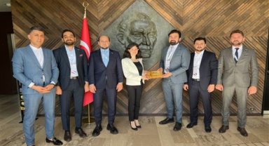 Genç MÜSİAD'lı iş insanları Fransa'da temaslarda bulundu