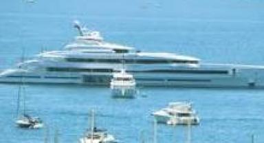 Bill Gates'in dev yatı Marmaris'e geldi