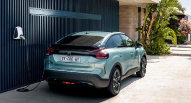 Citroen'in E-C4 modeli Türkiye'de