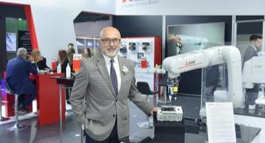 Yarının üretim anlayışına yön veren robotlarını sergiledi