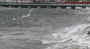 İstanbul'da deniz ulaşımına hava muhalefeti engeli