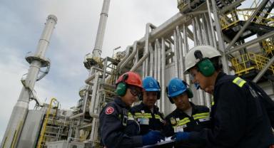 Tüpraş tam kapasite çalışırken Stratejik Dönüşüm Yolculuğu için yatırımlarına da kesintisiz devam ediyor